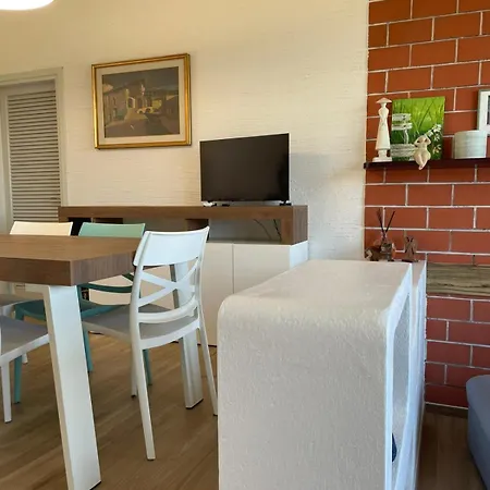 Panoramic Modern On Maggiore Casa Mimi